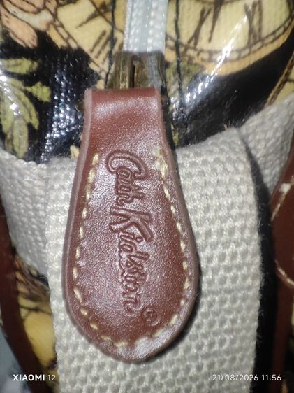 กระเป๋าสะพายทรง Crossbody ลายนาฬิกาและดอกกุหลาบวินเทจ มีช่องซิปใช้งานได้หลายช่อง วัสดุPVC/Oilcloth สภาพใหม่ไม่เคยใช้งาน รูปที่ 9