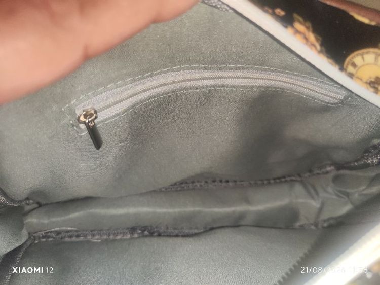 กระเป๋าสะพายทรง Crossbody ลายนาฬิกาและดอกกุหลาบวินเทจ มีช่องซิปใช้งานได้หลายช่อง วัสดุPVC/Oilcloth สภาพใหม่ไม่เคยใช้งาน รูปที่ 14
