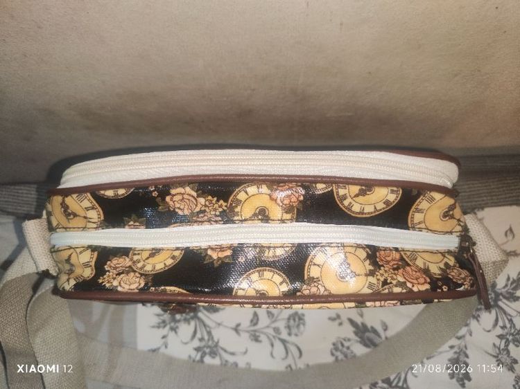 กระเป๋าสะพายทรง Crossbody ลายนาฬิกาและดอกกุหลาบวินเทจ มีช่องซิปใช้งานได้หลายช่อง วัสดุPVC/Oilcloth สภาพใหม่ไม่เคยใช้งาน รูปที่ 6