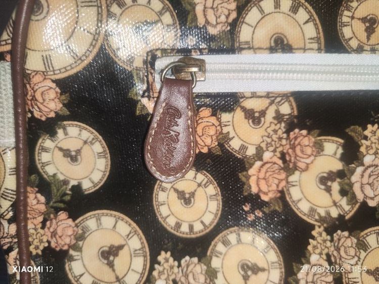 กระเป๋าสะพายทรง Crossbody ลายนาฬิกาและดอกกุหลาบวินเทจ มีช่องซิปใช้งานได้หลายช่อง วัสดุPVC/Oilcloth สภาพใหม่ไม่เคยใช้งาน รูปที่ 5