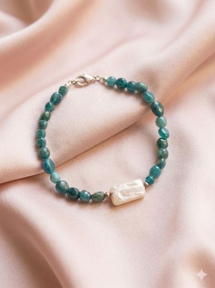 ข้อมือ บลูอะพาไทต์(Blue Apatite)ตะขอเงินแท้ มุกแท้