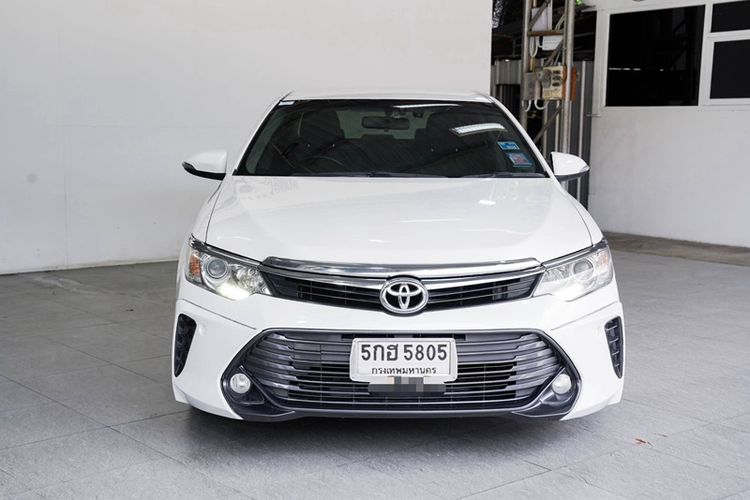 รถ Toyota Camry 2.0 G Extremo สี ขาว