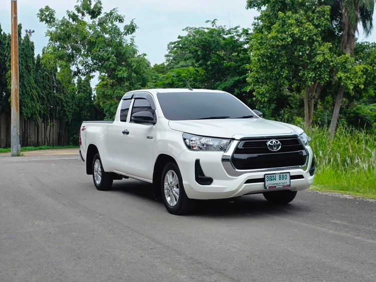 รถ Toyota Hilux Revo 2.4 Z Edition Mid สี ขาว
