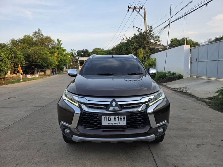 รถ Mitsubishi Pajero Sport 2.4 GT Premium 4WD สี บรอนซ์ทอง
