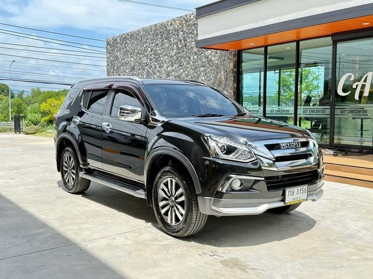 รถ Isuzu MU-X 3.0 The Iconic สี ดำ