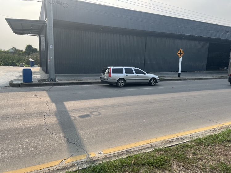 Volvo V70 2003 2.3 XC 4WD Sedan เบนซิน LPG เกียร์อัตโนมัติ บรอนซ์เงิน รูปที่ 2