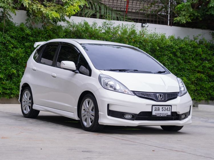 Honda Jazz 2012 1.5 SV Sedan เบนซิน ไม่ติดแก๊ส เกียร์อัตโนมัติ ขาว