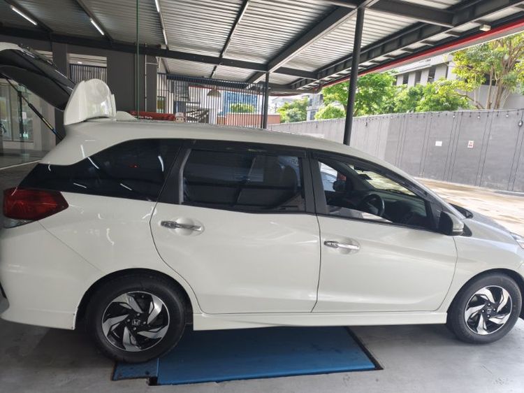 รถ Honda Mobilio 1.5 RS สี ขาว