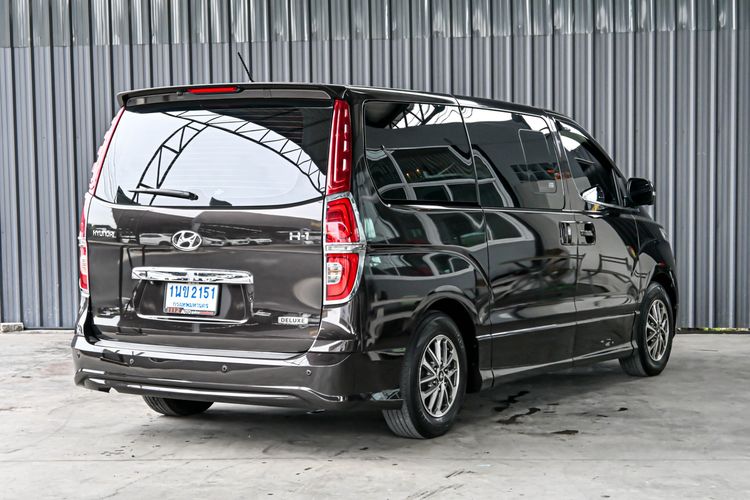 Hyundai H-1  2020 2.5 Deluxe Van ดีเซล ไม่ติดแก๊ส เกียร์อัตโนมัติ น้ำตาล รูปที่ 4