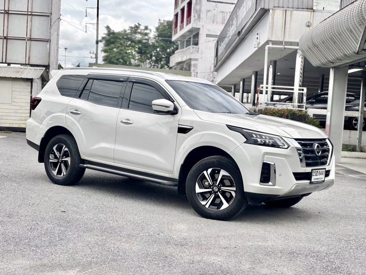 รถ Nissan Terra 2.3 VL 4WD สี ขาว