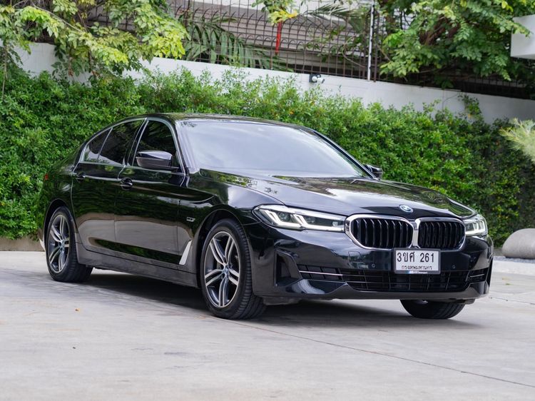 รถ BMW Series 5 530e สี ดำ