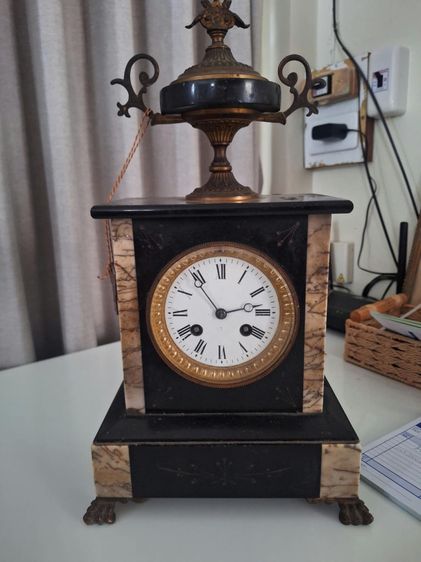 นาฬิกาเก่า vintage French Mantel Clock Marble and Bronze