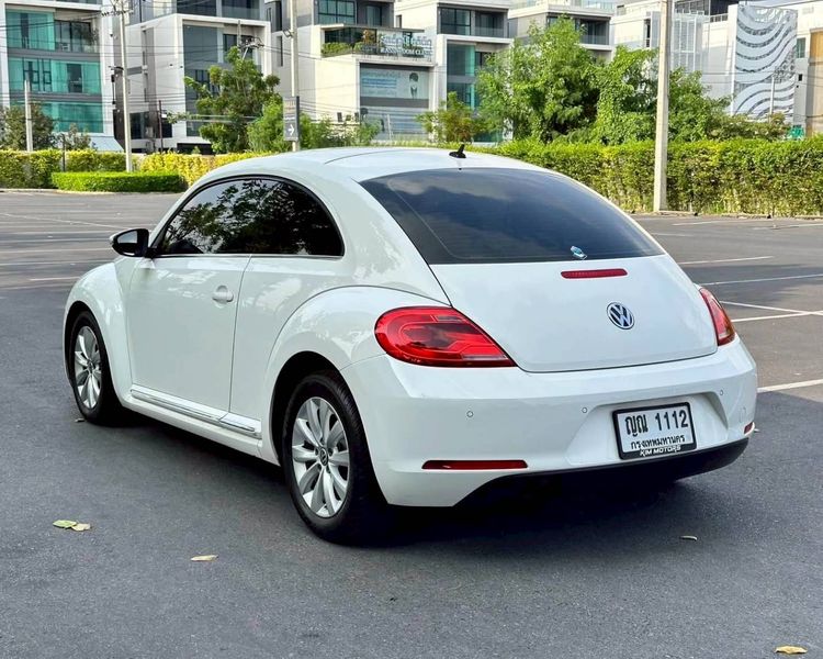 Volkswagen New Beetle 2013 2.0 Sedan เบนซิน ไม่ติดแก๊ส เกียร์อัตโนมัติ ขาว รูปที่ 4