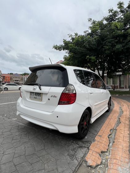 Honda Jazz 2007 1.5 E-V VTEC Sedan เบนซิน ไม่ติดแก๊ส เกียร์อัตโนมัติ ขาว รูปที่ 4