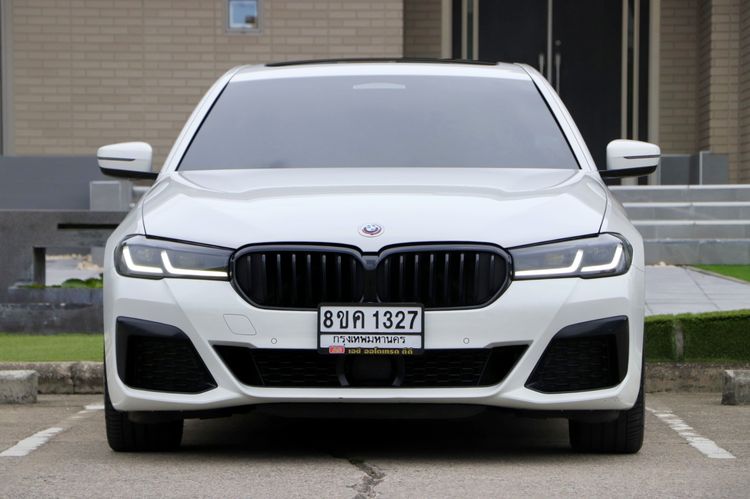 BMW Series 5 2023 530e Sedan ปลั๊กอินไฮบริด (PHEV) ไม่ติดแก๊ส เกียร์อัตโนมัติ ขาว รูปที่ 2
