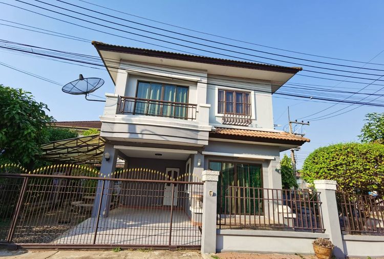 ให้เช่าบ้านเดี่ยว 2 ชั้น หมู่บ้านปาริชาติรังสิต คลองหลวง คลอง 4  โครงการของ แลนด์ แอนด์ เฮาส์