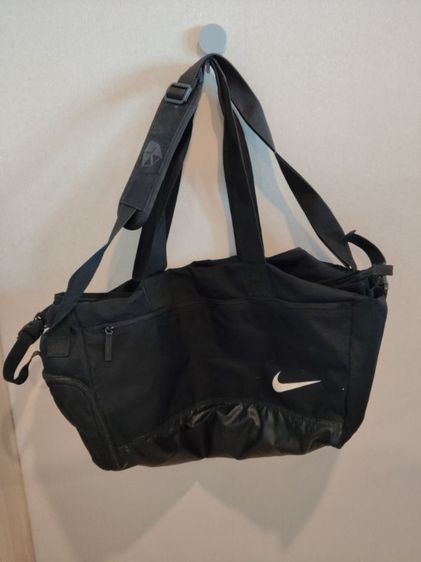 อื่นๆ ชาย กระเป๋ายิมเดินทาง Nike Duffel Bag สีดำ สายสะพายรองบ่าหนานุ่ม สภาพดีมาก ของแท้