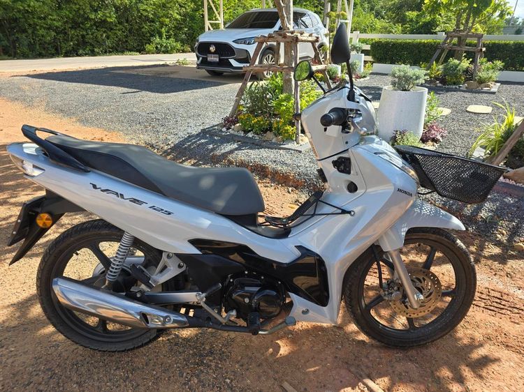 ็ขาย Honda wave 125i ปี 2026 สีขาว ไมล์ 6,000 กม.