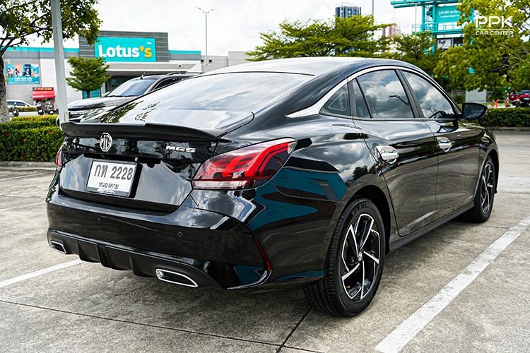 MG MG5 2023 1.5 D+ Sedan เบนซิน ไม่ติดแก๊ส เกียร์อัตโนมัติ ดำ รูปที่ 4