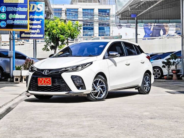 Yaris Hatchback 1.2 Sport ปี 2022 สภาพสวยมาก วิ่งมาเฉลี่ยปีล่ะ 20,000 กม.เองนะ