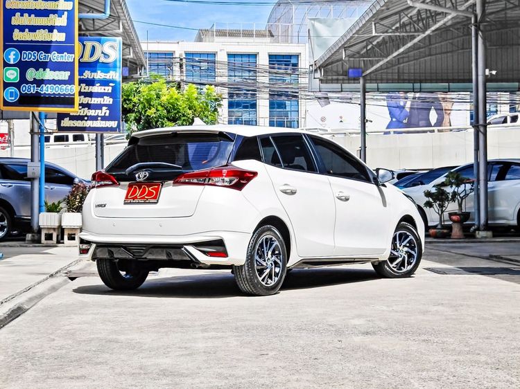 Toyota Yaris 2022 1.2 Sport Sedan เบนซิน เกียร์อัตโนมัติ ขาว รูปที่ 3