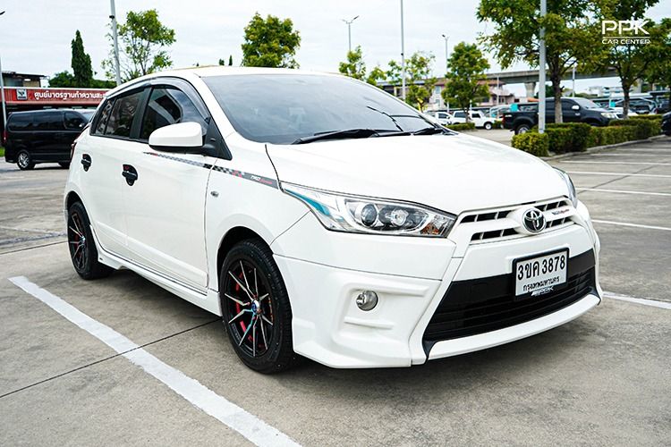 Toyota Yaris 2015 1.2 TRD Sportivo Sedan เบนซิน ไม่ติดแก๊ส เกียร์อัตโนมัติ ขาว รูปที่ 3