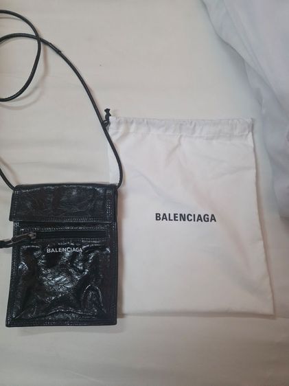 BALENCIAGA Explorer Crossbody / Phone Bag สีดำ