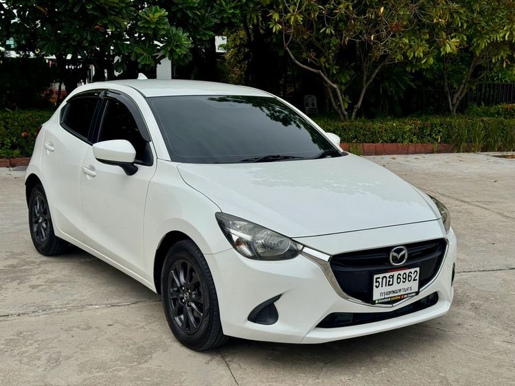 Mazda Mazda 2 2016 1.3 Sports High Plus Sedan เบนซิน ไม่ติดแก๊ส เกียร์อัตโนมัติ ขาว รูปที่ 3