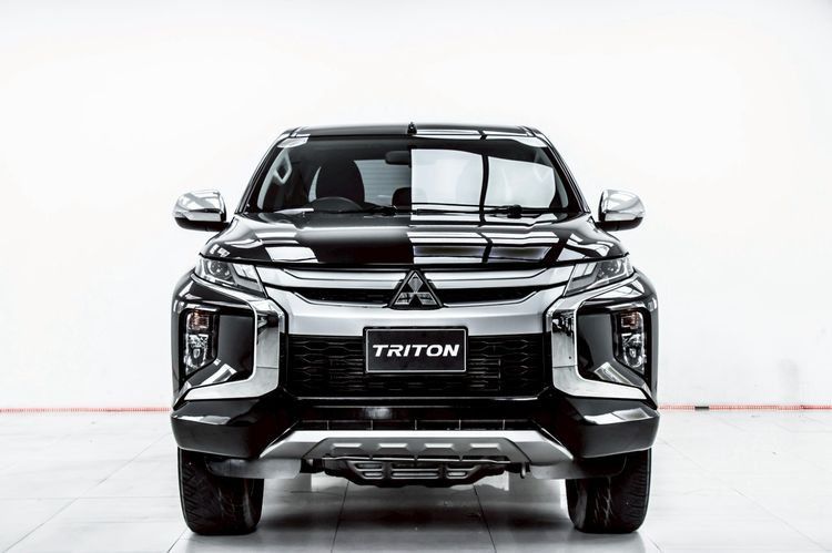 Mitsubishi Triton 2019 2.4 GLS Plus Pickup ดีเซล ไม่ติดแก๊ส เกียร์อัตโนมัติ ดำ รูปที่ 4