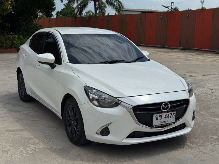 Mazda Mazda 2 2017 1.3 High Plus Sedan เบนซิน ไม่ติดแก๊ส เกียร์อัตโนมัติ ขาว รูปที่ 3
