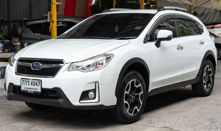 Subaru XV 2018 2.0 P 4WD Utility-car เบนซิน ไม่ติดแก๊ส เกียร์อัตโนมัติ ขาว รูปที่ 2