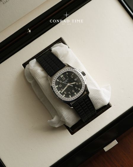 Patek Aquanaut 5067A-001 Black dial Diamond Bezel Black Rubber Strap 2015 35.6 mm. Fullset  รูปที่ 6