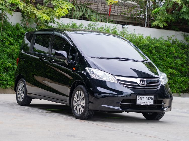รถ Honda Freed 1.5 SE สี ดำ