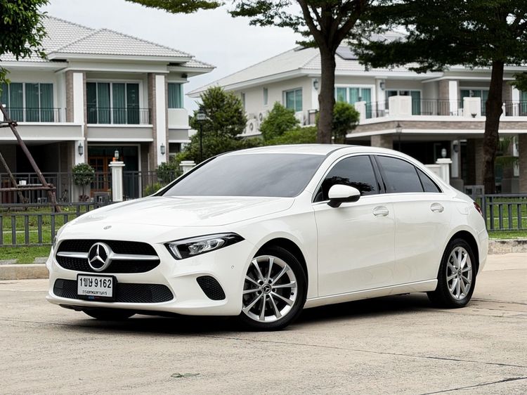 Mercedes-Benz A-Class 2021 A200 Sedan เบนซิน ไม่ติดแก๊ส เกียร์อัตโนมัติ ขาว