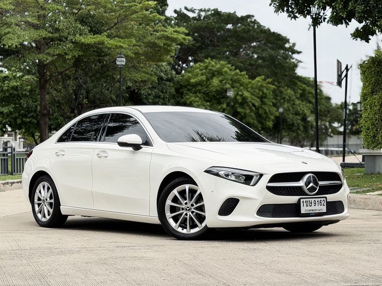 Mercedes-Benz A-Class 2021 A200 Sedan เบนซิน ไม่ติดแก๊ส เกียร์อัตโนมัติ ขาว รูปที่ 3