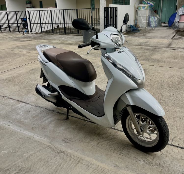 HONDA Lead125 2022📗เอกสารครบพร้อมโอน📕ภาษี70🔰เครื่องเดิมๆไม่ดังไม่ควัน🔰รถสวยๆ❤️ประหยัดน้ำมากกกก🔰ขี่นิ่มๆๆๆๆสตาร์ตติดง่าย✳️ น้ำมันเครื่องใหม่💸 #ราคา38900.-ราคาพร้อมโอนเปลี่ รูปที่ 4