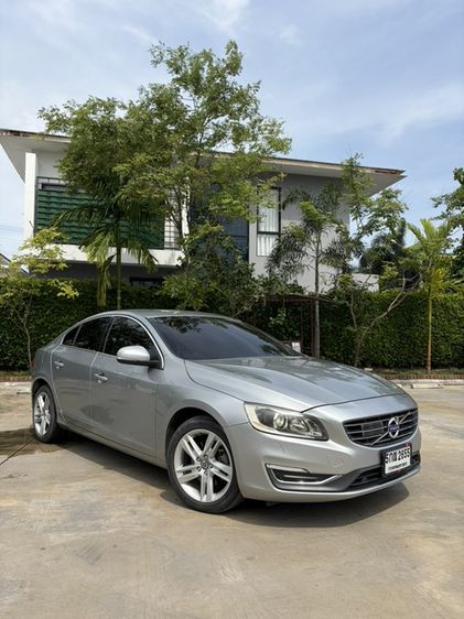 รถ Volvo S60 1.6 Drive สี บรอนซ์เงิน