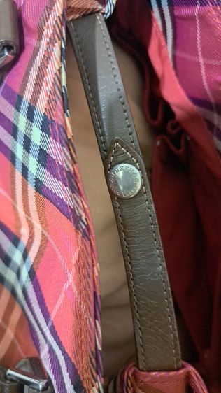  Burberry London Blue Label กระเป๋าลายเช็กสีแดง สภาพนางฟ้า รูปที่ 8