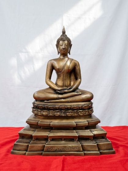พระพุทธสิหิงค์ ขนาดบูชา วัดบวรนิเวศวิหาร ปี2545 หน้าตัก5นิ้ว เนื้อทองเหลือง