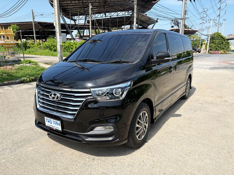 Hyundai H-1  2018 2.5 Elite Van ดีเซล ไม่ติดแก๊ส เกียร์อัตโนมัติ ดำ