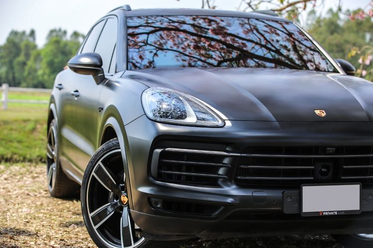 Porsche Cayenne 2023 3.0 V6 Hybrid Sedan เบนซิน ไม่ติดแก๊ส เกียร์อัตโนมัติ ดำ