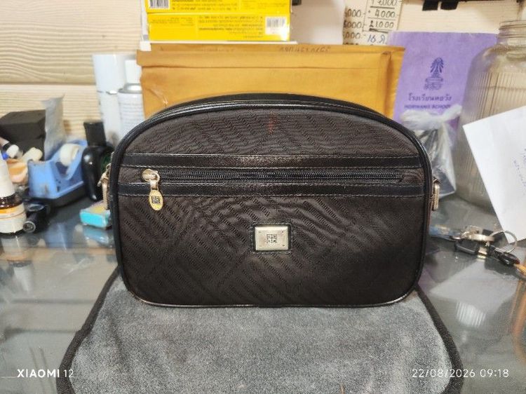 ผ้า หญิง ดำ กระเป๋าGivenchy แท้(จีวองชี) รุ่น/ลักษณะ Vintage 4G Logo Jacquard&Leather Cossbody Camera Bag (กระเป๋าทรงกล้องสายสะพานปรับได้)สภาพดี