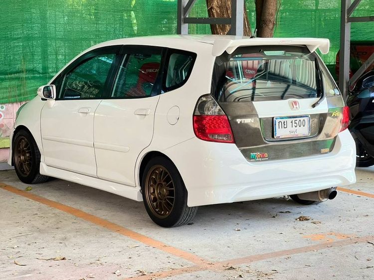 Honda Jazz 2006 1.5 E-V VTEC Sedan เบนซิน ไม่ติดแก๊ส เกียร์ธรรมดา ขาว รูปที่ 3