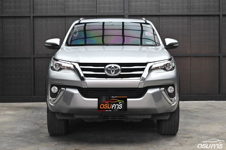 Toyota Fortuner 2016 2.8 V 4WD Utility-car ดีเซล ไม่ติดแก๊ส เกียร์อัตโนมัติ บรอนซ์เงิน รูปที่ 2
