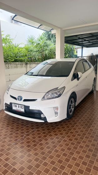 รถ Toyota Prius 1.8 Hybrid Top Grade สี ขาว
