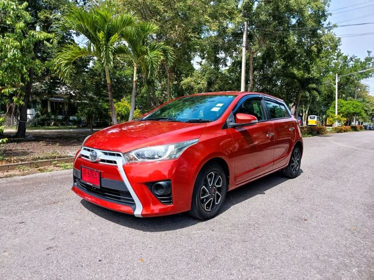 รถ Toyota Yaris 1.5 G สี ส้ม