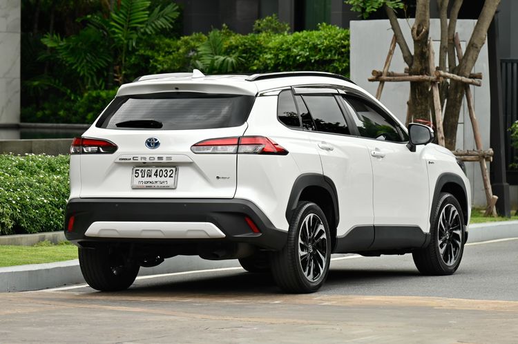 Toyota Corolla Cross 2024 1.8 HEV Premium Luxury Utility-car ไฮบริด ไม่ติดแก๊ส เกียร์อัตโนมัติ ขาว รูปที่ 4