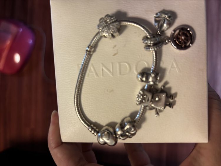 ขายสร้อยข้อมือ Pandoraแท้พร้อมชาร์ม