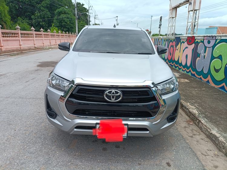 Toyota Hilux Revo 2023 Smart Cab 2.4 Entry Z Edition Pickup ดีเซล เกียร์อัตโนมัติ บรอนซ์เงิน รูปที่ 2