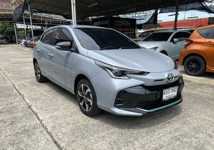 รถ Toyota Yaris 1.2 Smart สี เทา